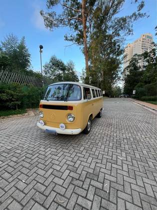 VOLKSWAGEN KOMBI 1.6 LUXO 8V GASOLINA 3P MANUAL